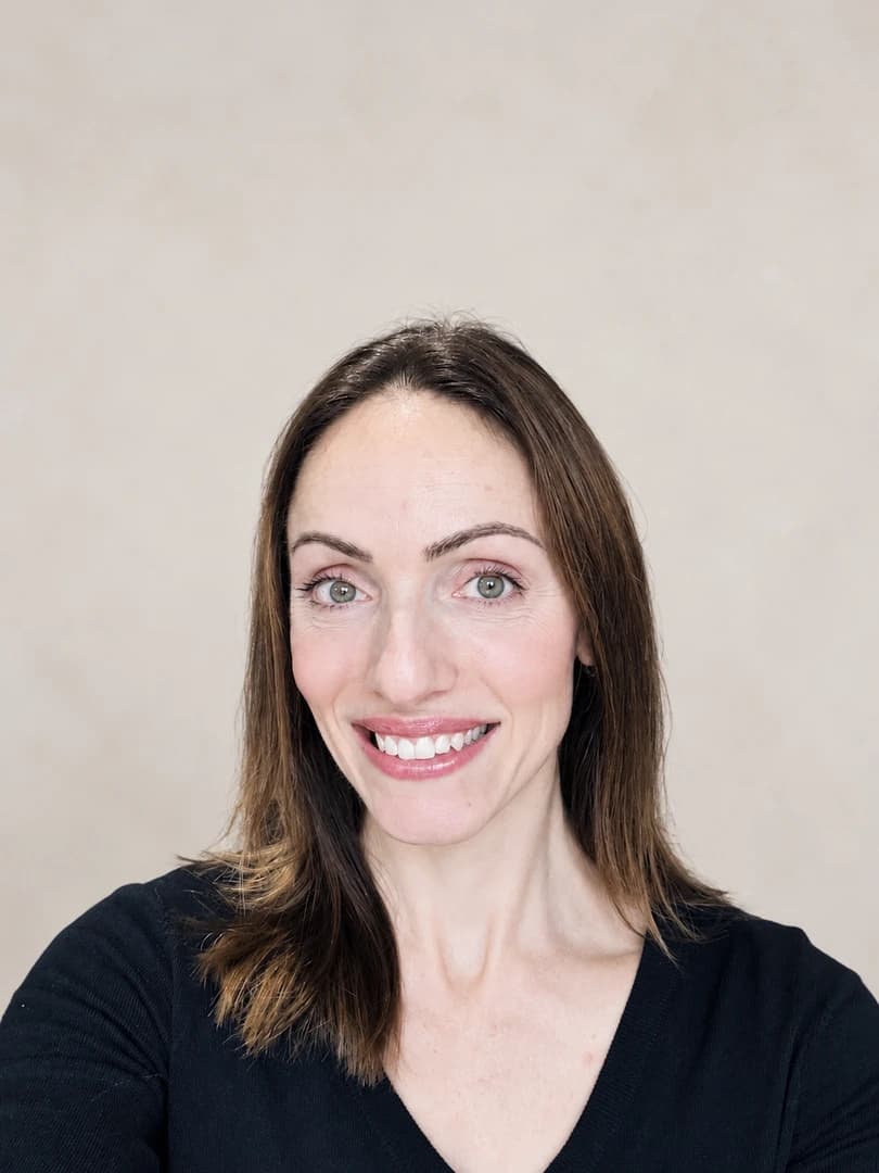Bex Rotheram, your specialist pelvic health physiotherapist